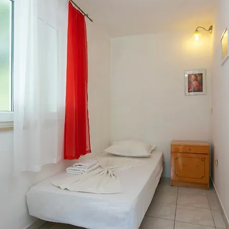 Apartament Stomarica